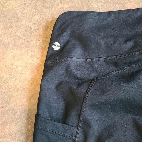 Zella Crop Leggings Medium Black - Picture 5 of 8